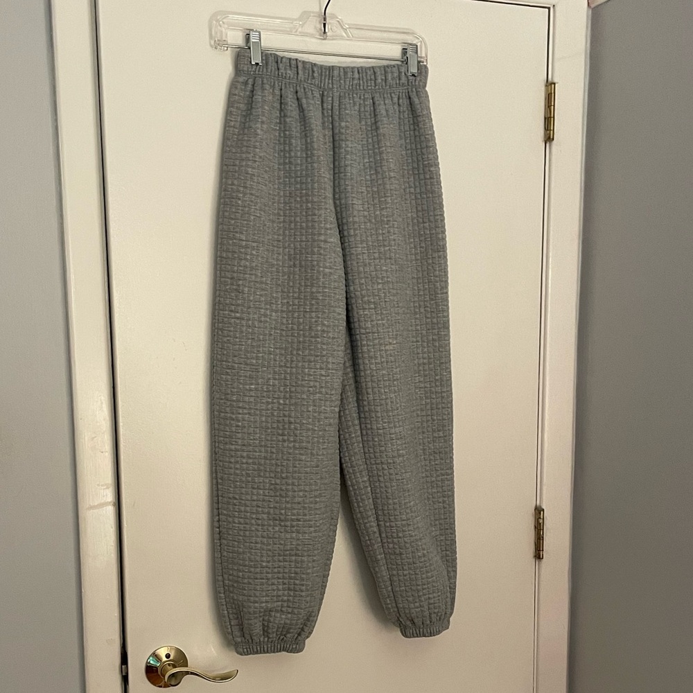 Princess Polly gray waffled joggers, size 6, perfect condition